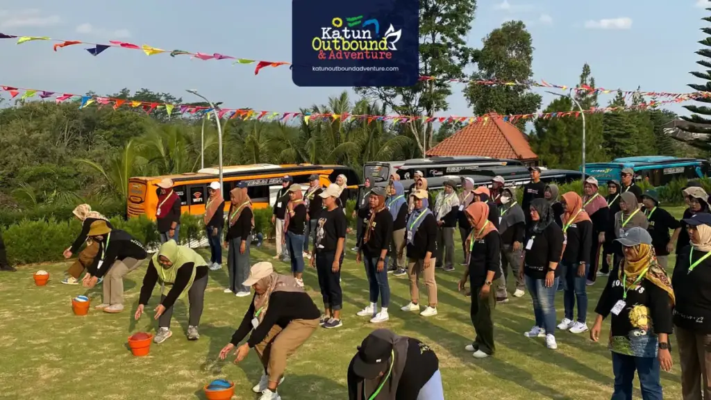 kebersamaan-tim-outbound-gathering-perusahaan